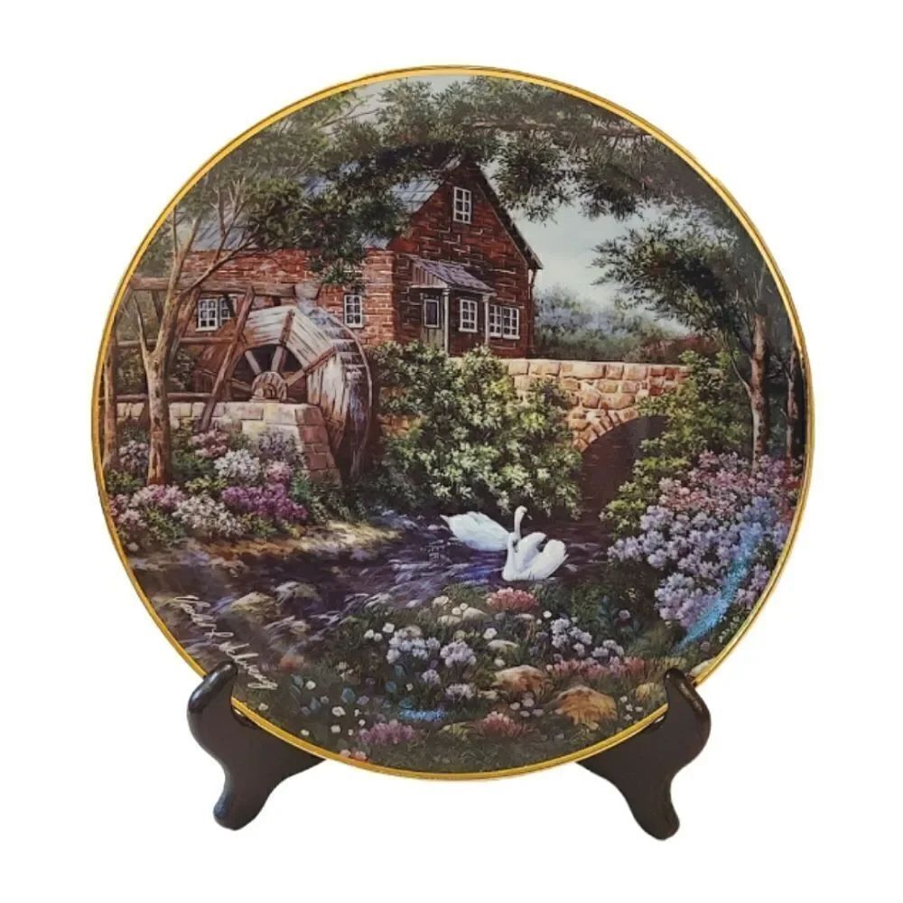 Vintage Franklin Mint Olde Mill Cottage Heirloom Fine Porcelain 14K Gold Plate